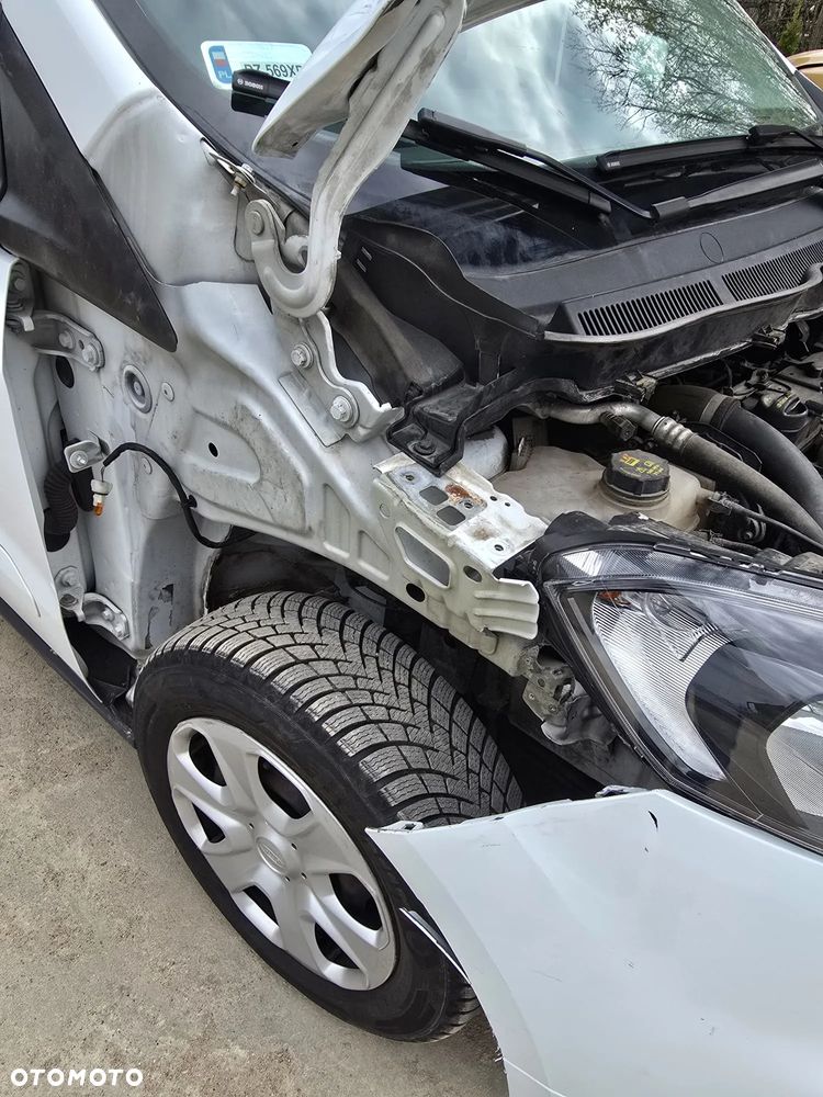 Ford Tourneo Courier 1.5 TDCi Titanium - 14