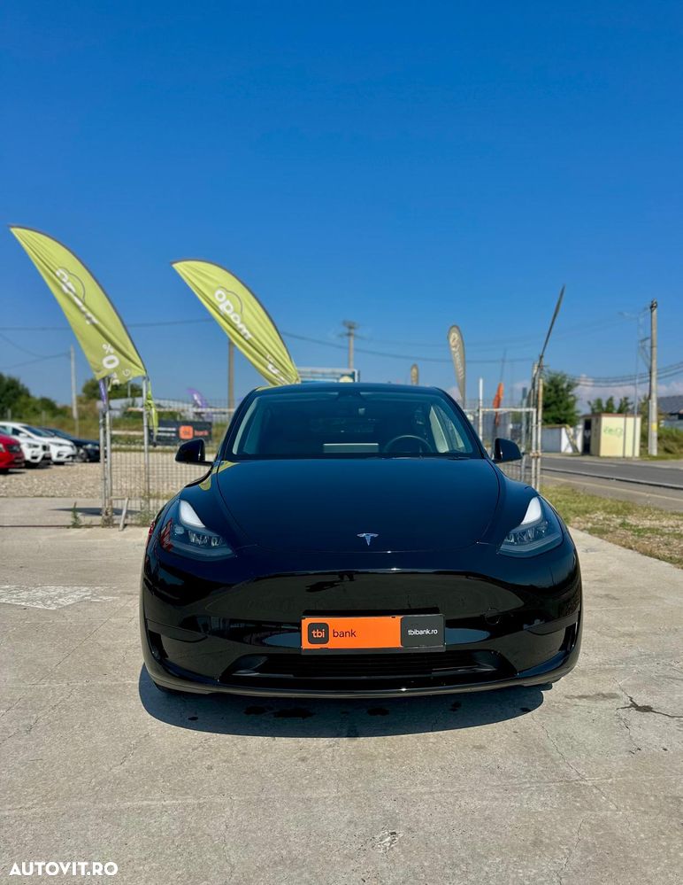 Tesla Model Y - 1