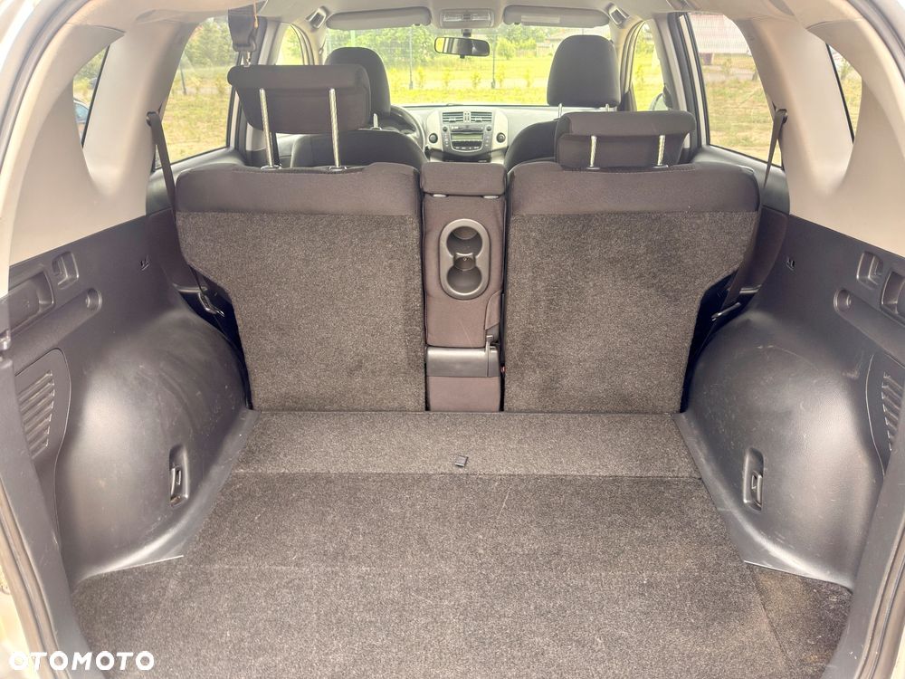 Toyota RAV4 - 9