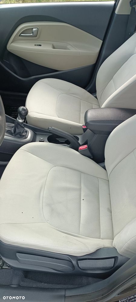 Kia Rio 1.2 Business Line - 11
