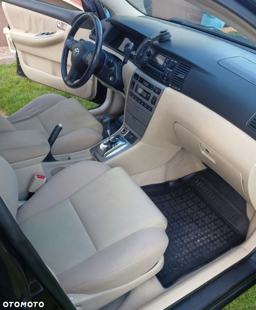 Toyota Corolla - 4