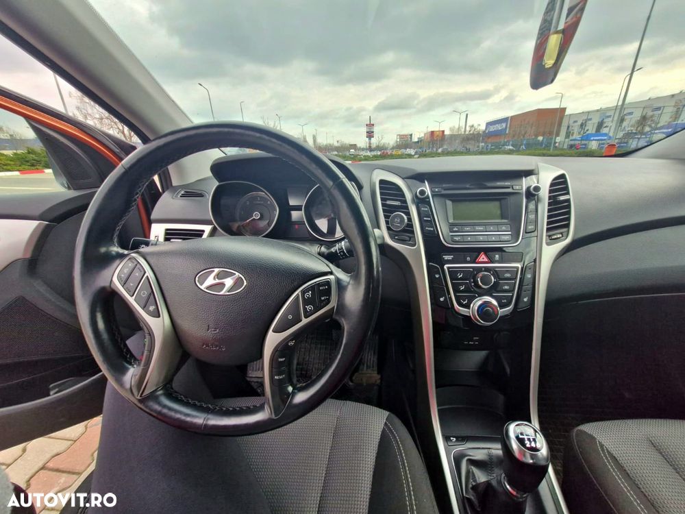 Hyundai i30 1.6 CRDI Premium - 6