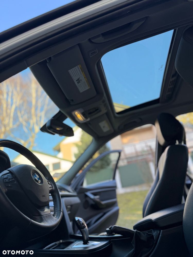 BMW Seria 3 320i xDrive - 9