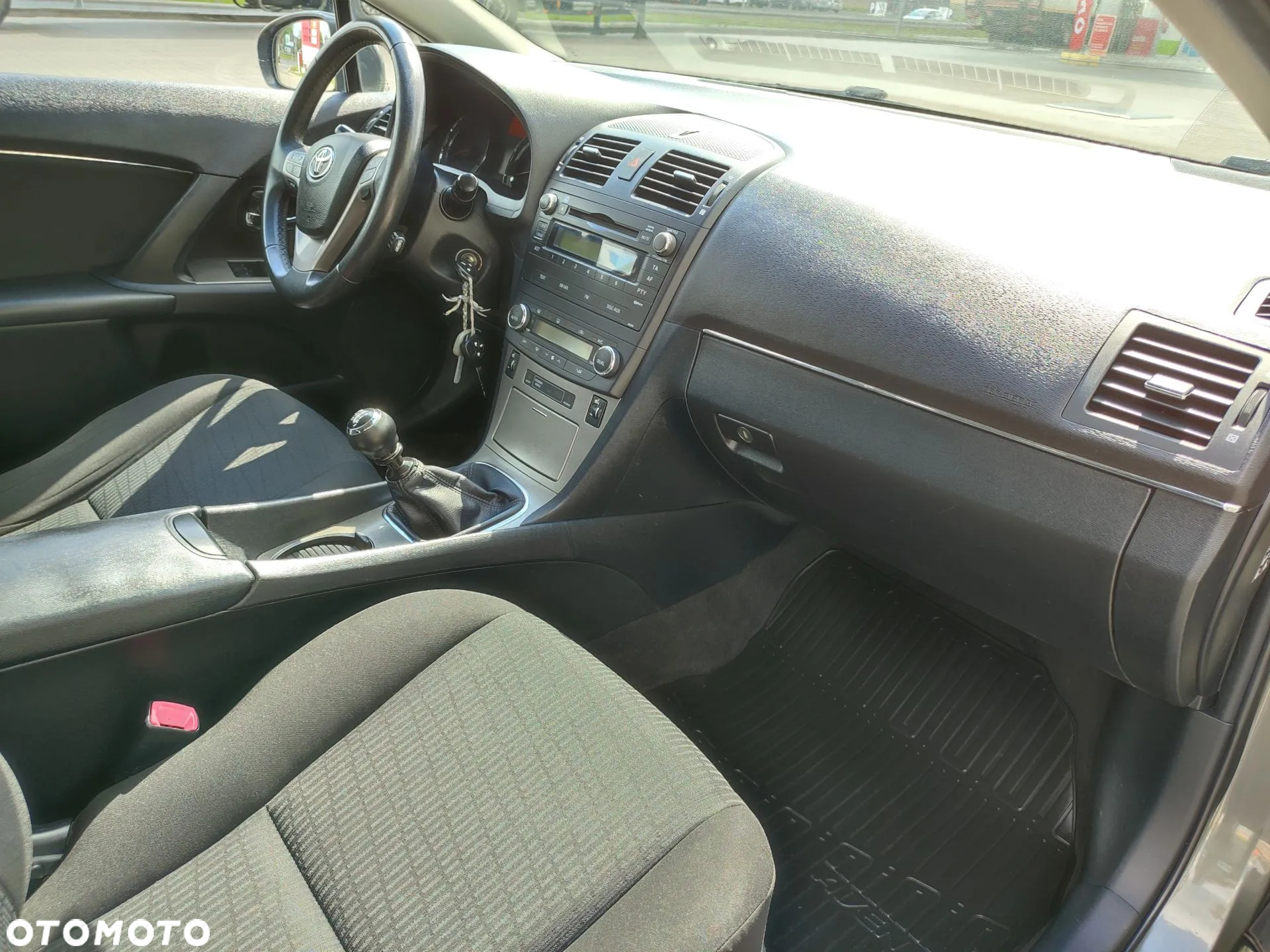 Toyota Avensis Combi 1.8 Comfort - 11