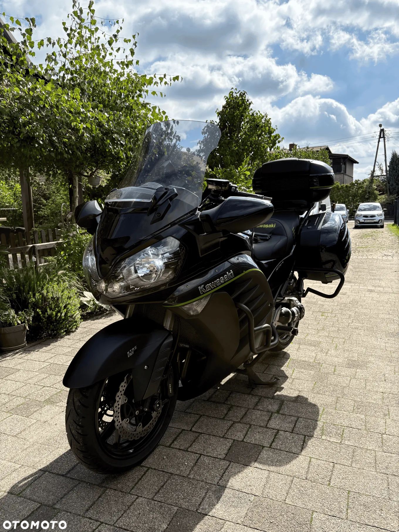 Kawasaki GTR - 1