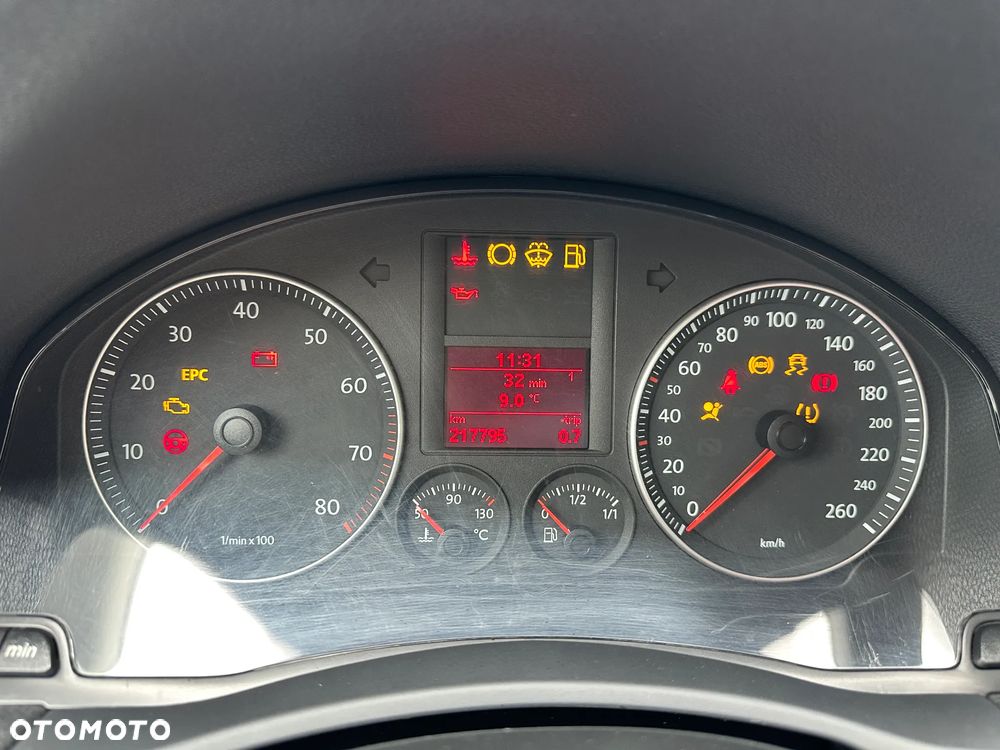 Volkswagen Golf 1.6 Comfortline - 30