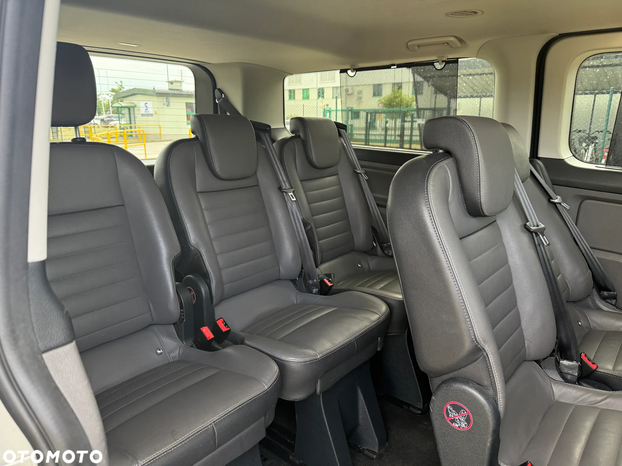 Ford Tourneo Custom - 16
