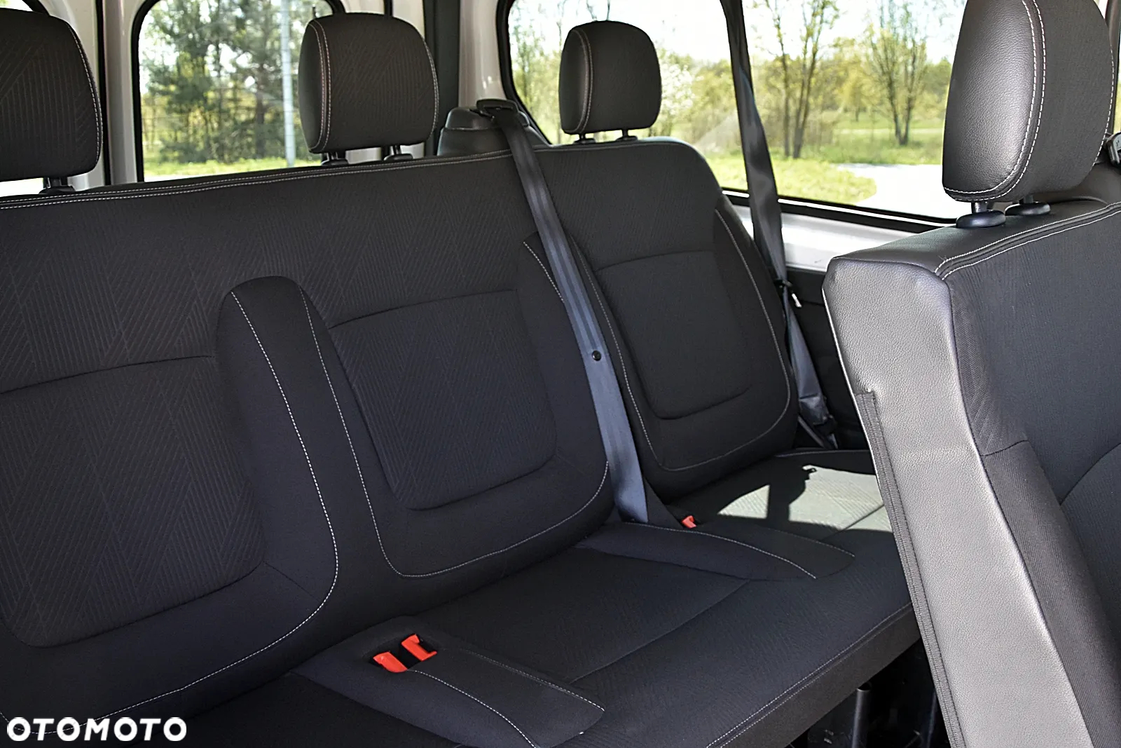 Nissan NV300 - 25