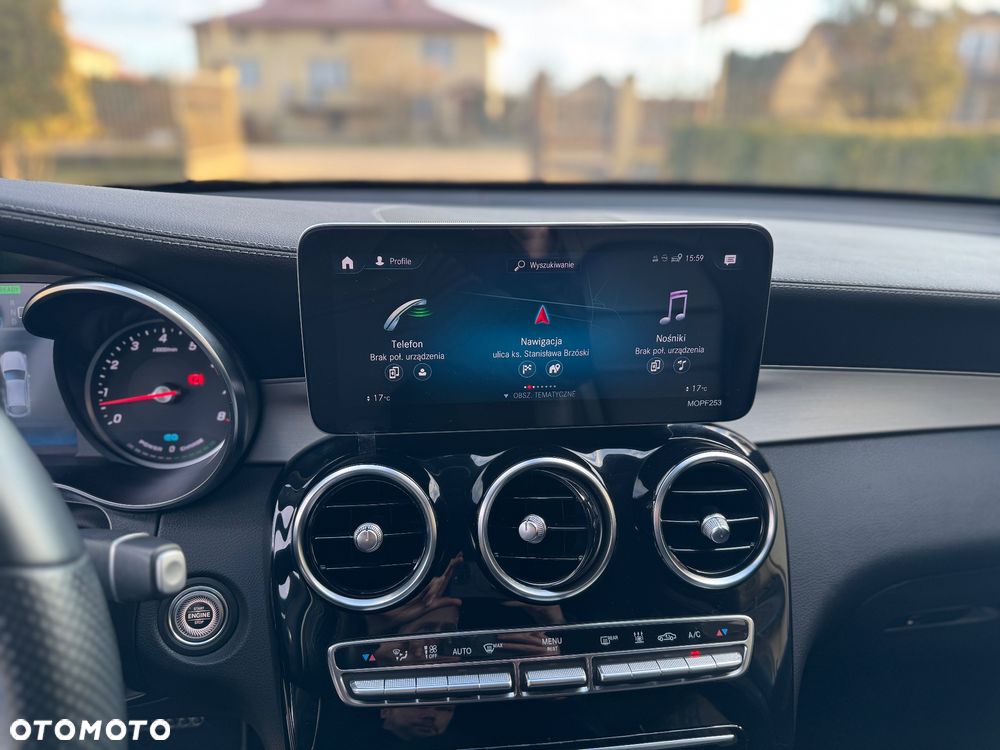 Mercedes-Benz GLC 300 e 4-Matic - 22