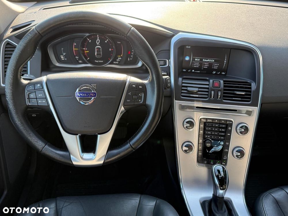 Volvo XC 60 D4 AWD Summum - 11