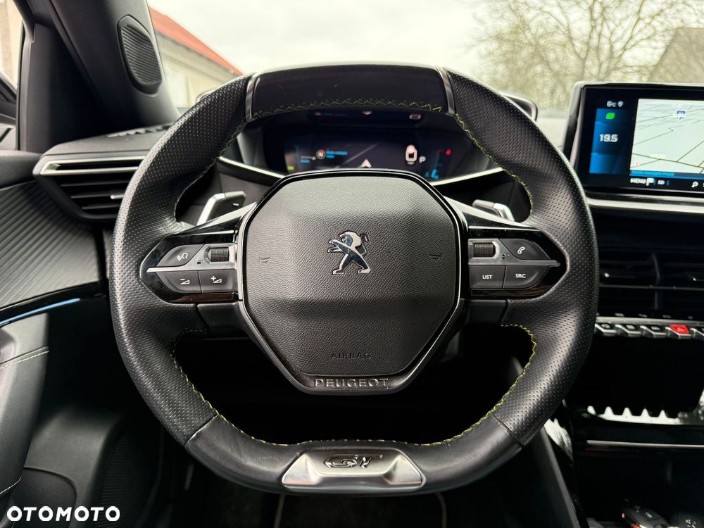 Peugeot 2008 PureTech 130 EAT8 GT Pack - 17