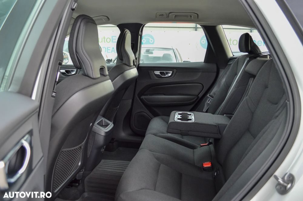 Volvo XC 60 B4 MHEV AWD Inscription - 16