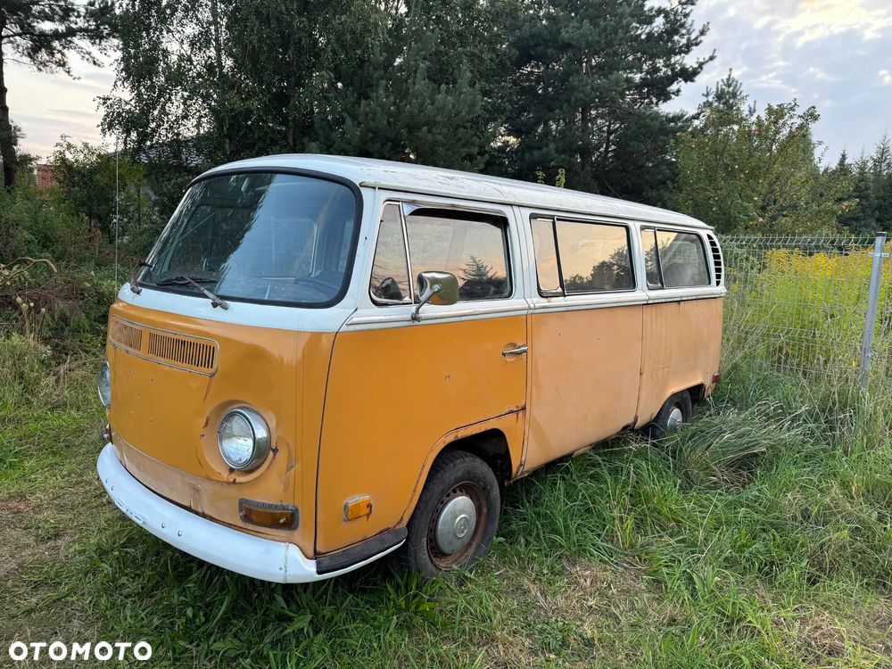 Volkswagen Transporter - 1