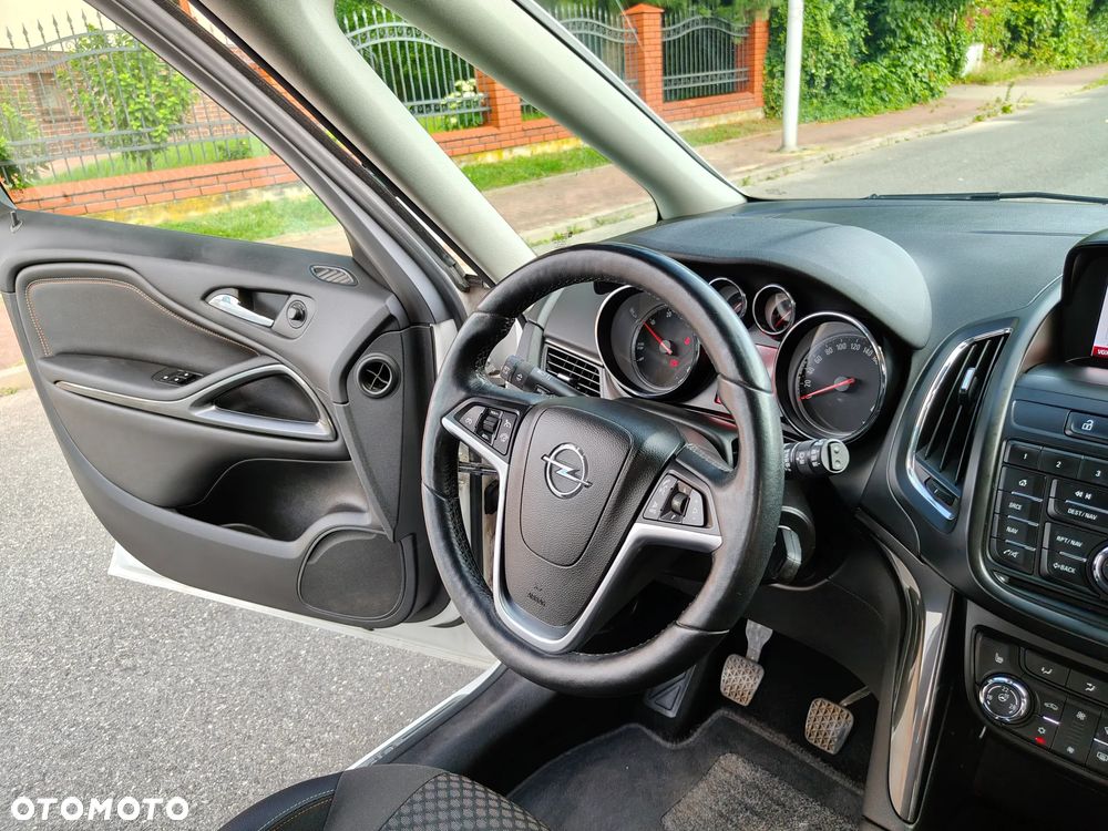 Opel Zafira - 24