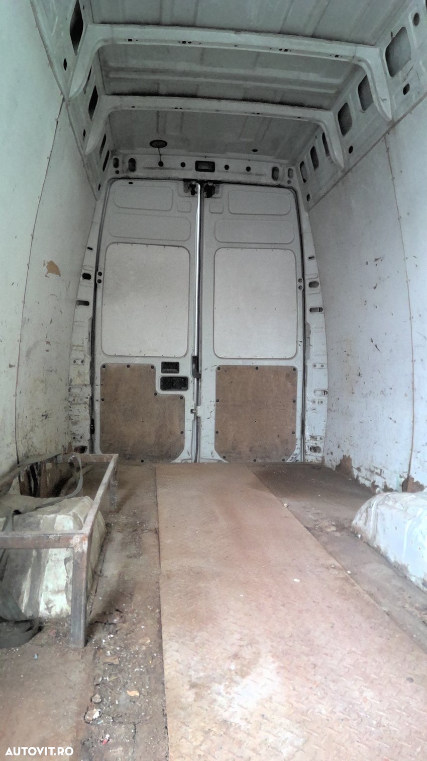 Iveco Daily 2013 35c15 65c15 Lung XL XXL punte Dubla 3.0 145cai vopsea originala stare foarte buna Clima AC 200.000KM Istoric Service Complet Carte service Fără rugină L3h2 L4H3 - 6