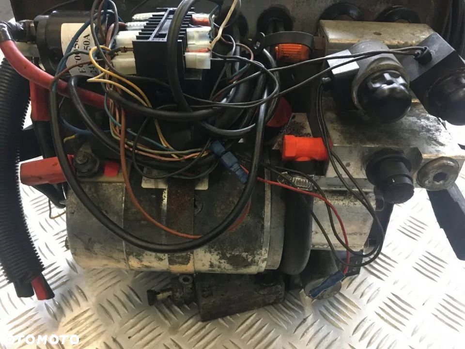 SILNIK POMPA 15t DHOllandia 24v 7083052b - 3