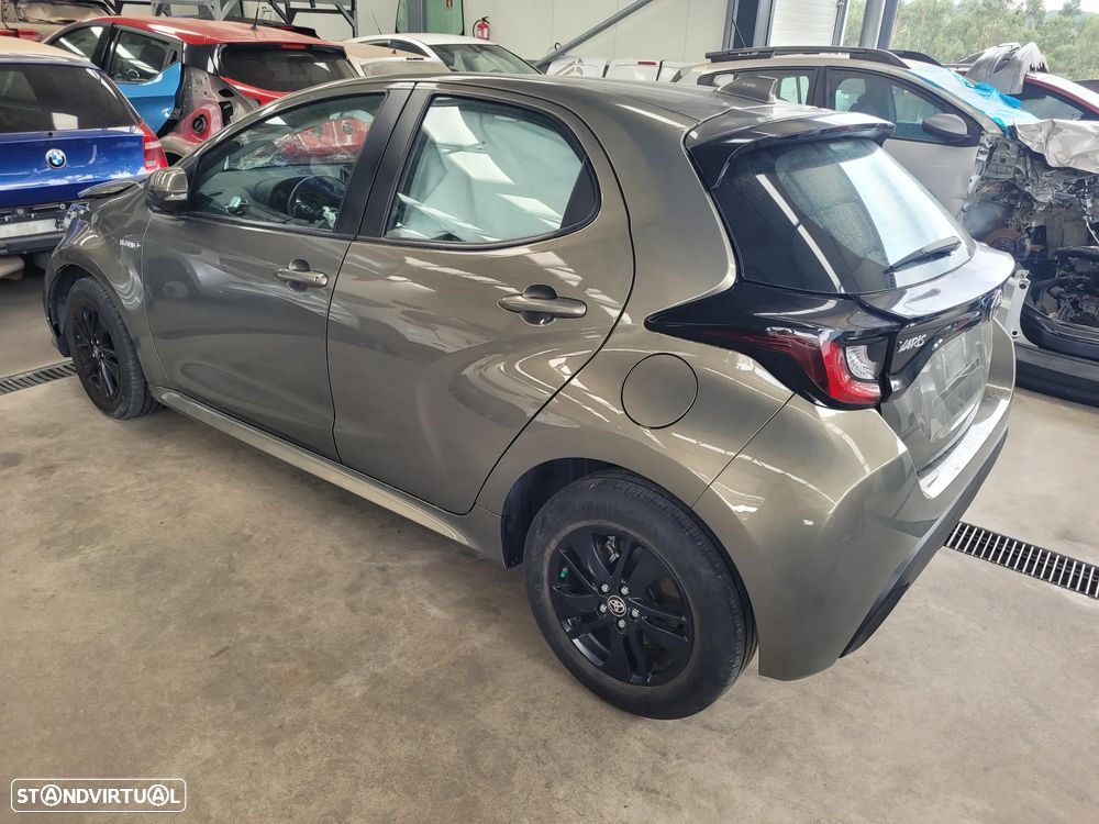 Toyota Yaris 2023 Hybrid para peças - 2