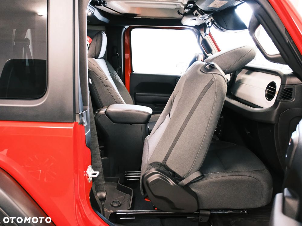Jeep Wrangler - 35