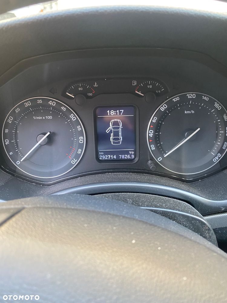 Skoda Octavia 1.6 FSI Ambiente - 11