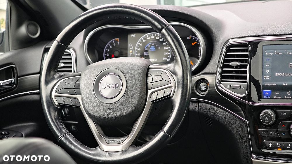 Jeep Grand Cherokee - 27