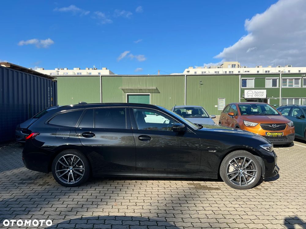 BMW Seria 3 330e Sport Line - 9