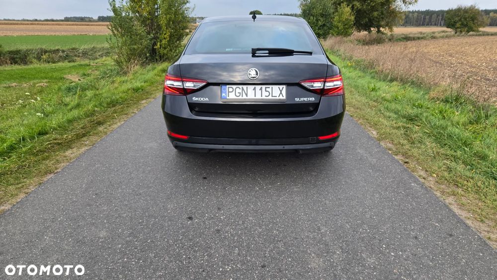 Skoda Superb 2.0 TDI L&K DSG - 6