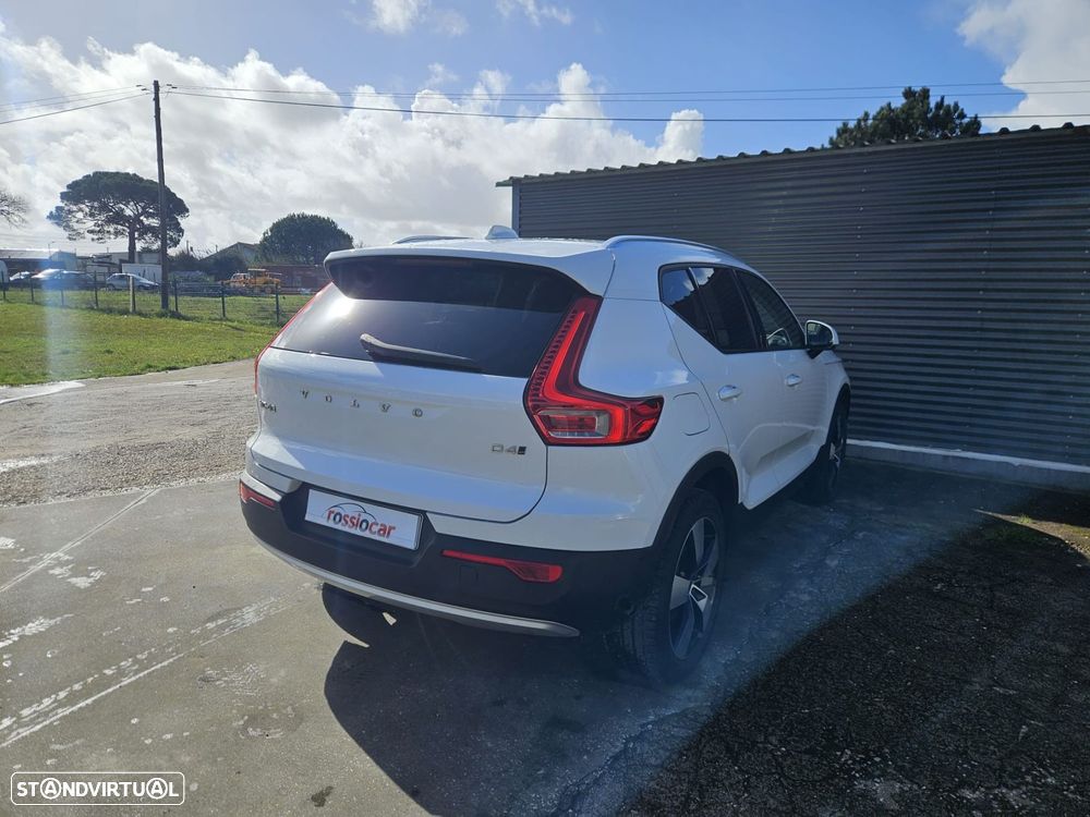 Volvo XC 40 D4 AWD Geartronic Momentum Pro - 9