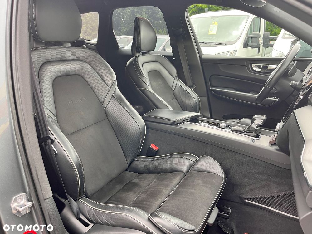 Volvo XC 60 T6 GPF AWD R-Design - 19