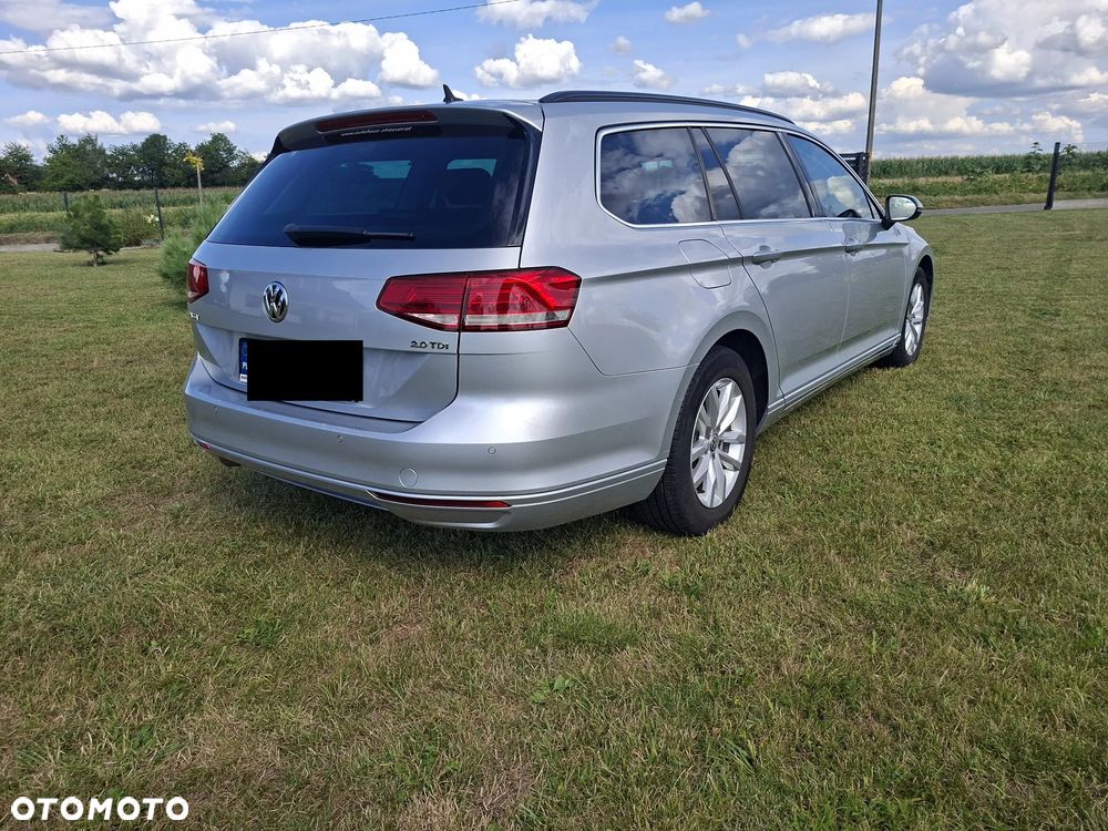 Volkswagen Passat 2.0 TDI (BlueMotion Technology) DSG Comfortline - 8