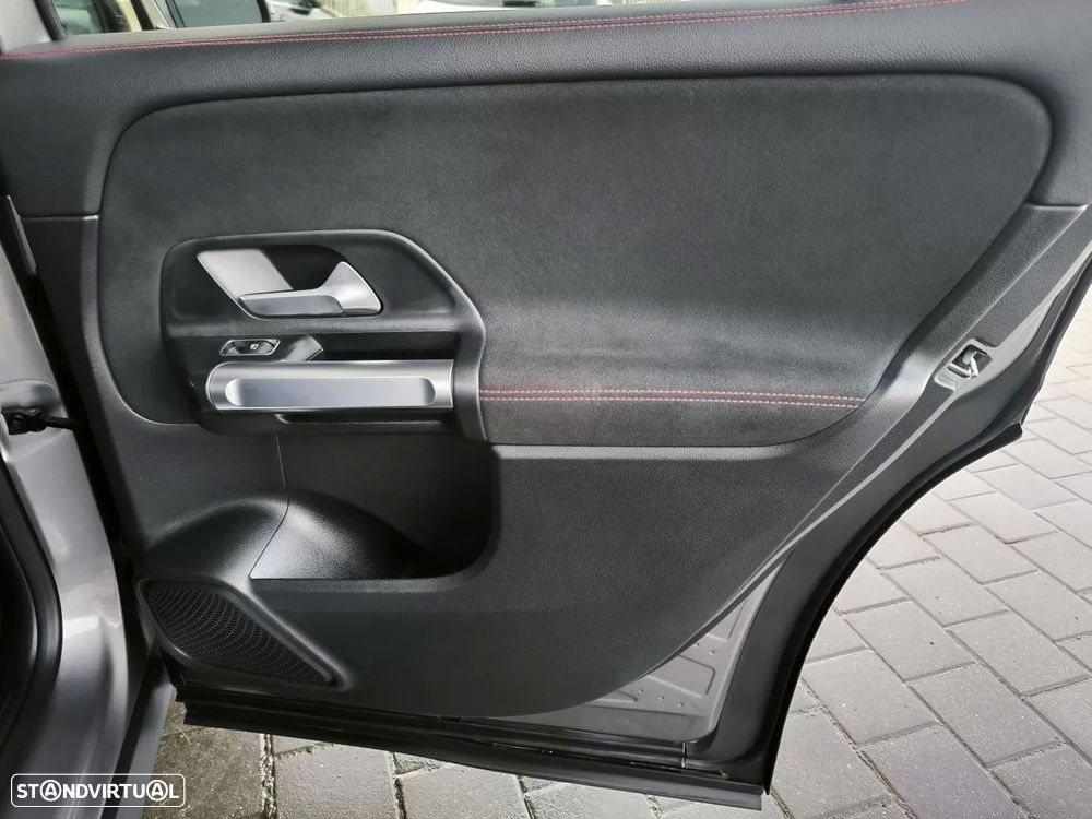 Mercedes-Benz GLB 200 d AMG Line - 43