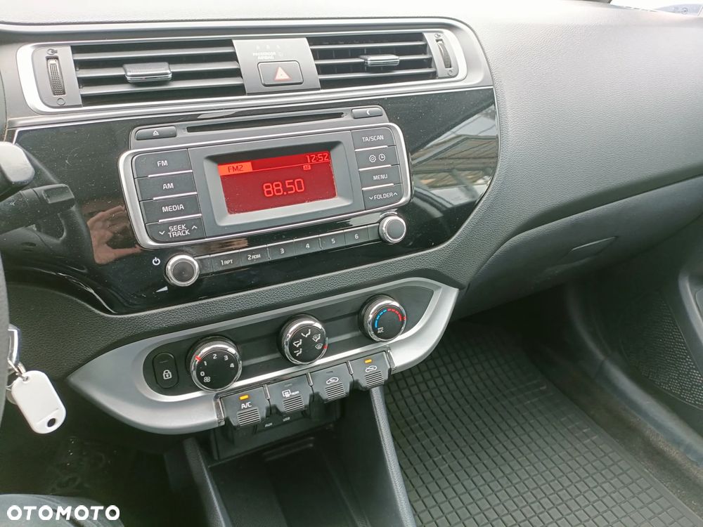 Kia Rio 1.2 M - 17
