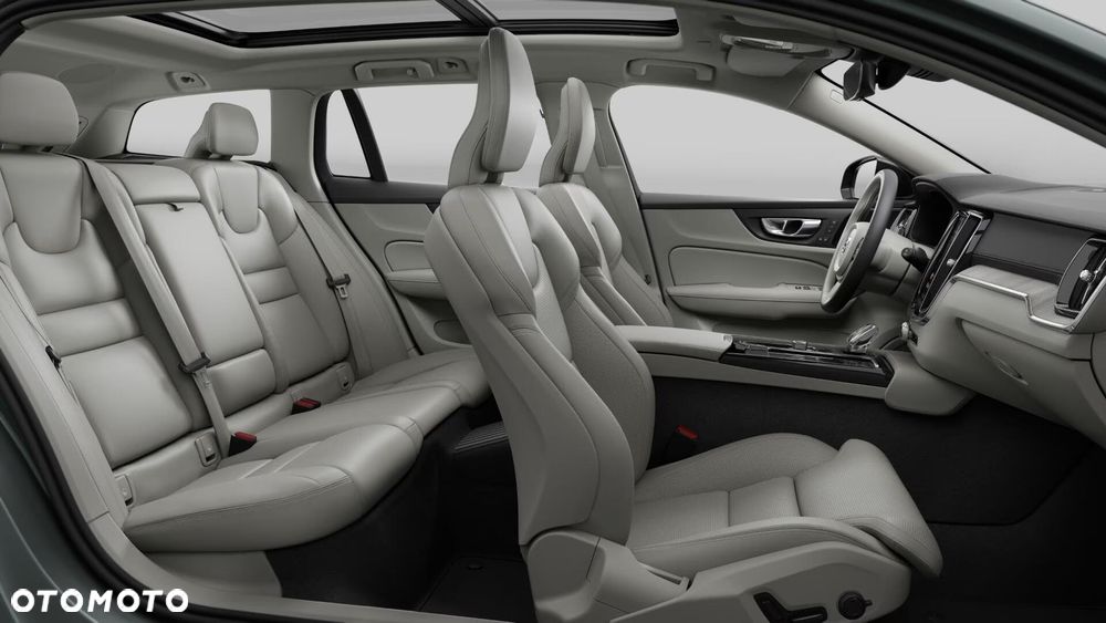 Volvo V60 T8 AWD Plug-In Hybrid Ultra Dark - 17