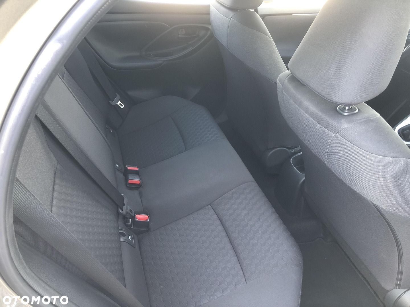Toyota Yaris - 24