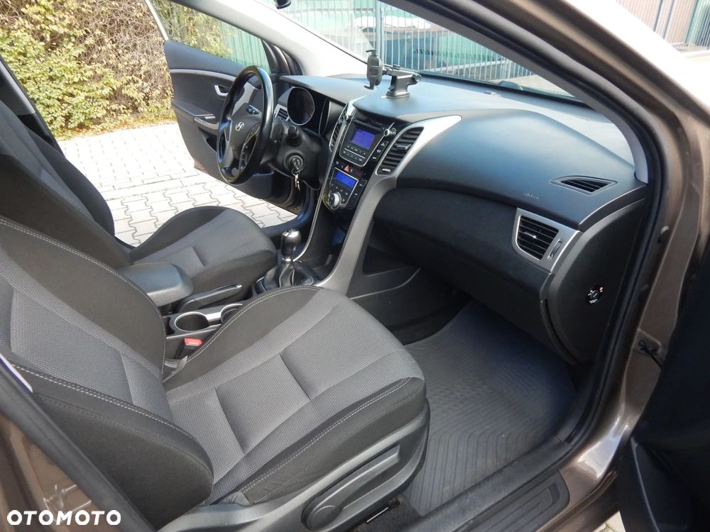 Hyundai i30 1.6 CRDi Comfort - 17