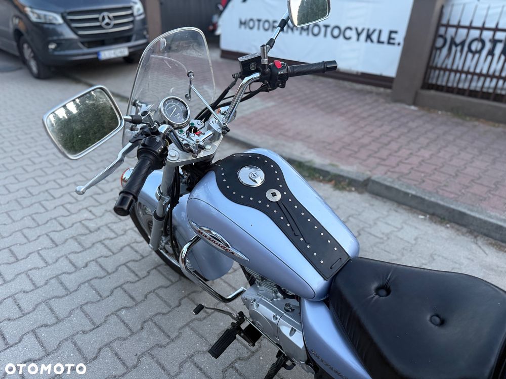 Suzuki GZ - 25