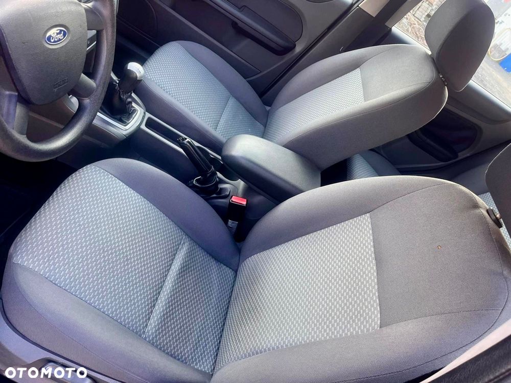 Ford Focus - 11