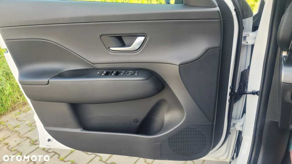 Hyundai Kona Electric 65kWh Black & White - 10