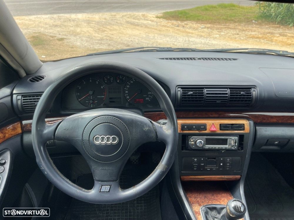 Audi A4 Avant 1.9 TDI Attraction - 19