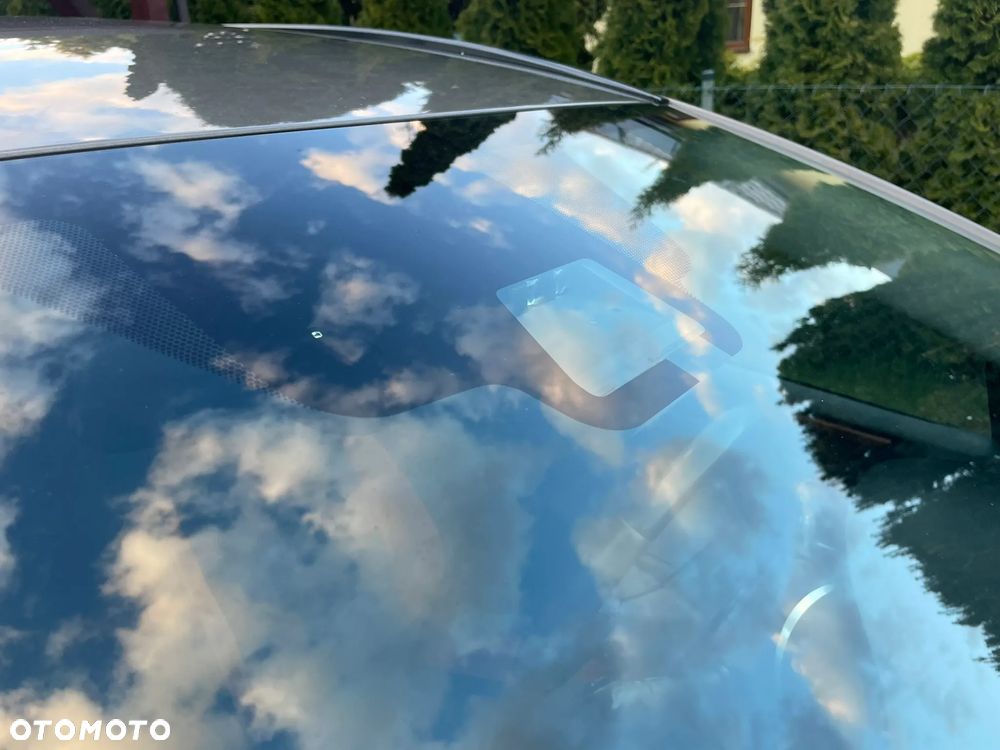 Toyota Avensis 1.8 Premium MS - 20