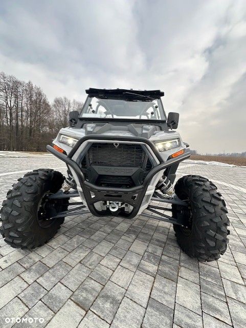 Polaris RZR - 8