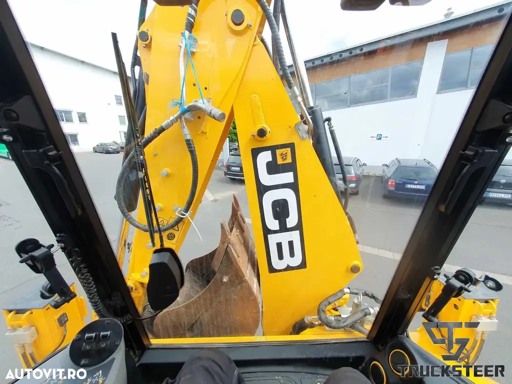 JCB 3CX - 12