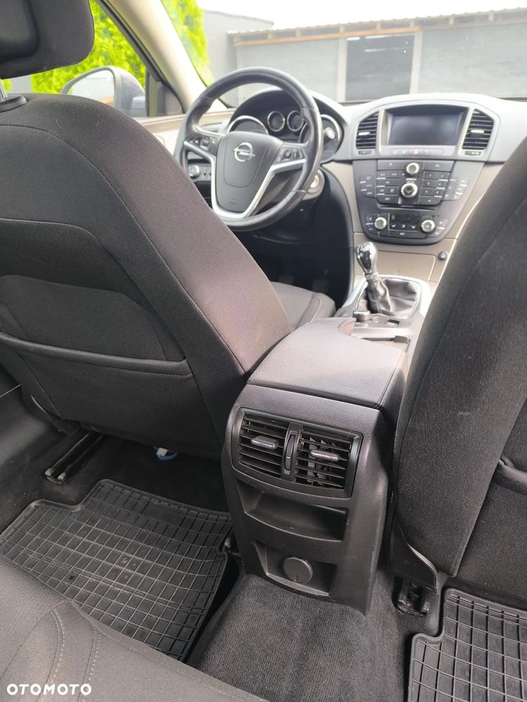 Opel Insignia 1.8 - 9