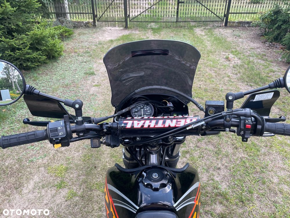 Suzuki DR - 12