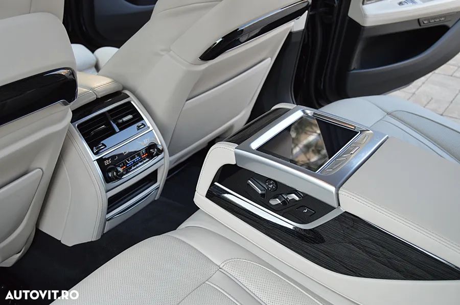 BMW Seria 7 740d xDrive - 8
