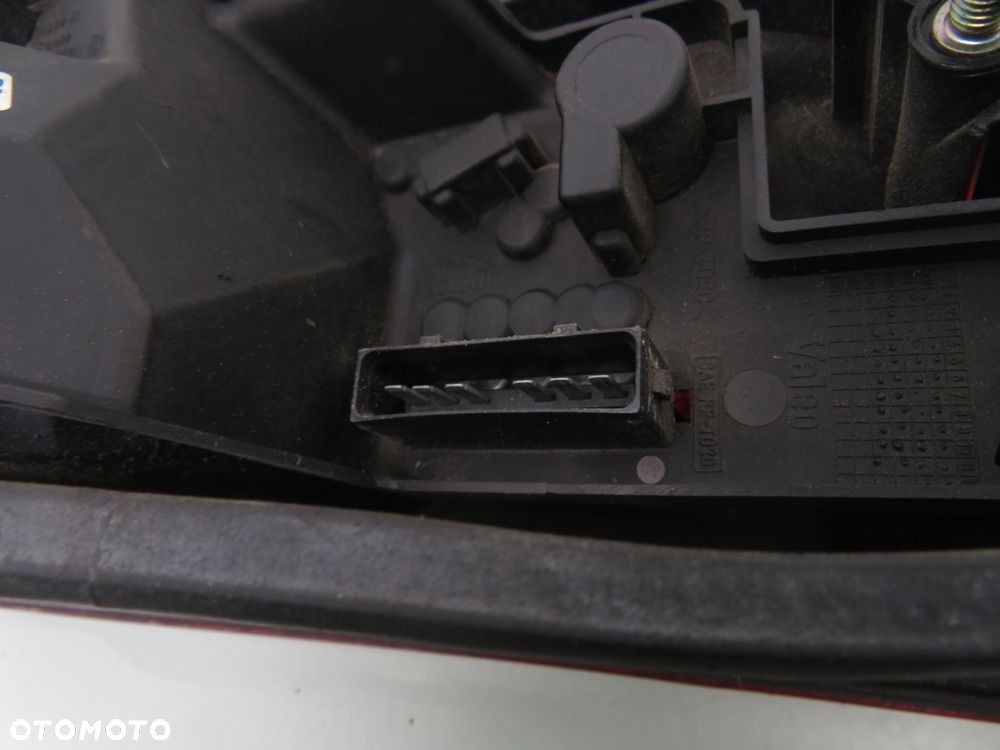 LAMPA PRAWA TYLNA JAGUAR X-TYPE I (X400) 89021772A - 2