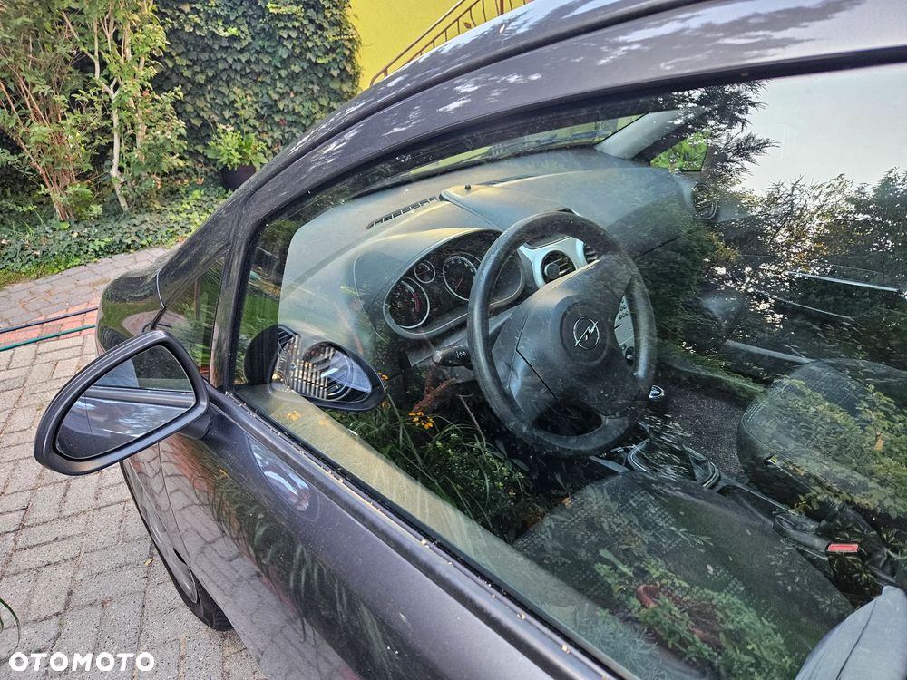 Opel Corsa 1.4 16V Enjoy - 4