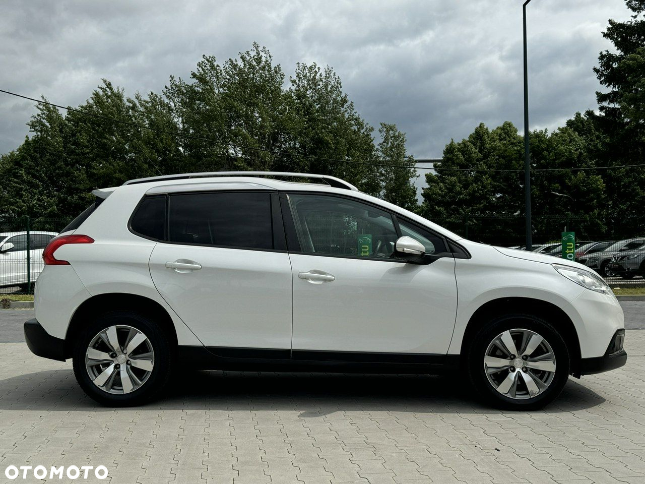 Peugeot 2008 - 12
