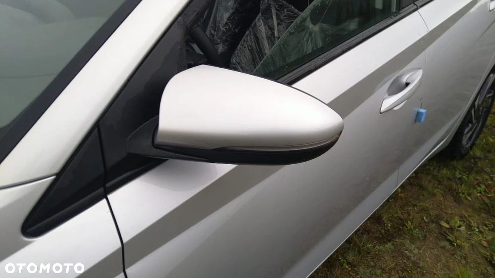 HYUNDAI I20 lusterko lewe 21 r. - 1