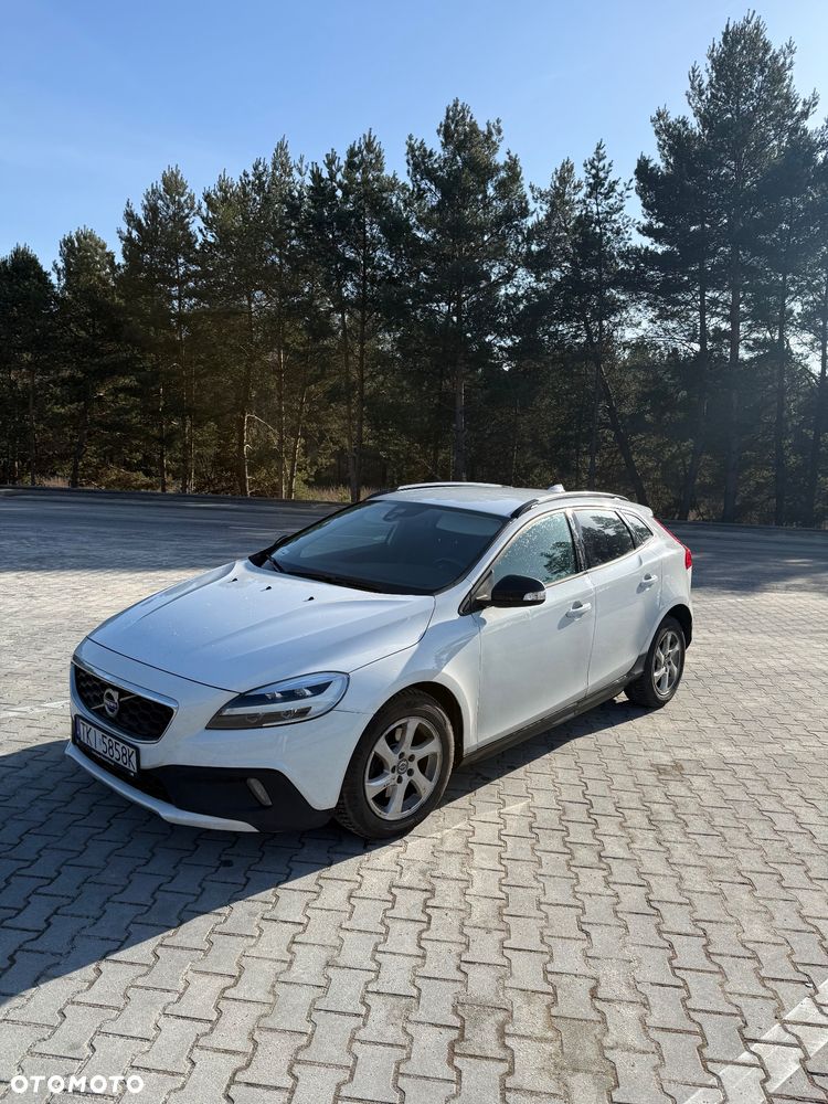 Volvo V40 Cross Country - 1