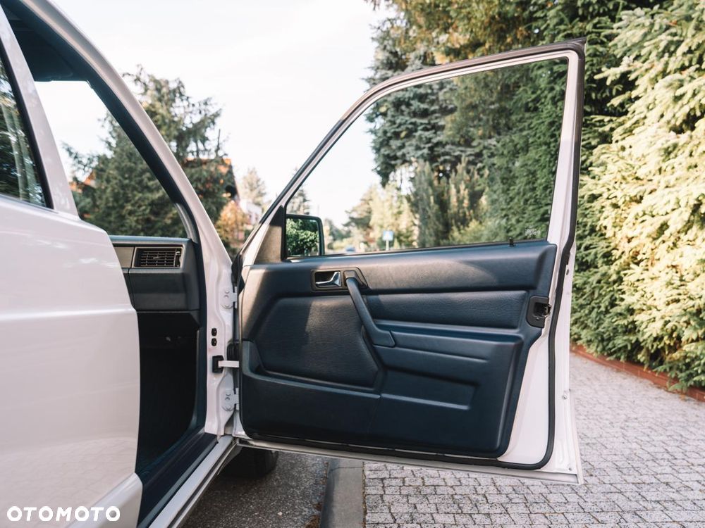 Mercedes-Benz W201 (190) - 17